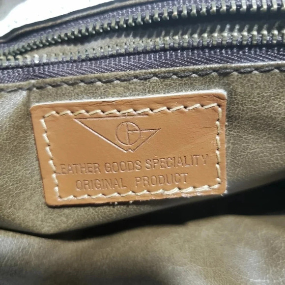 Vintage White/Brown leather  crossbody/Shoulder Bag. - Picture 10 of 13